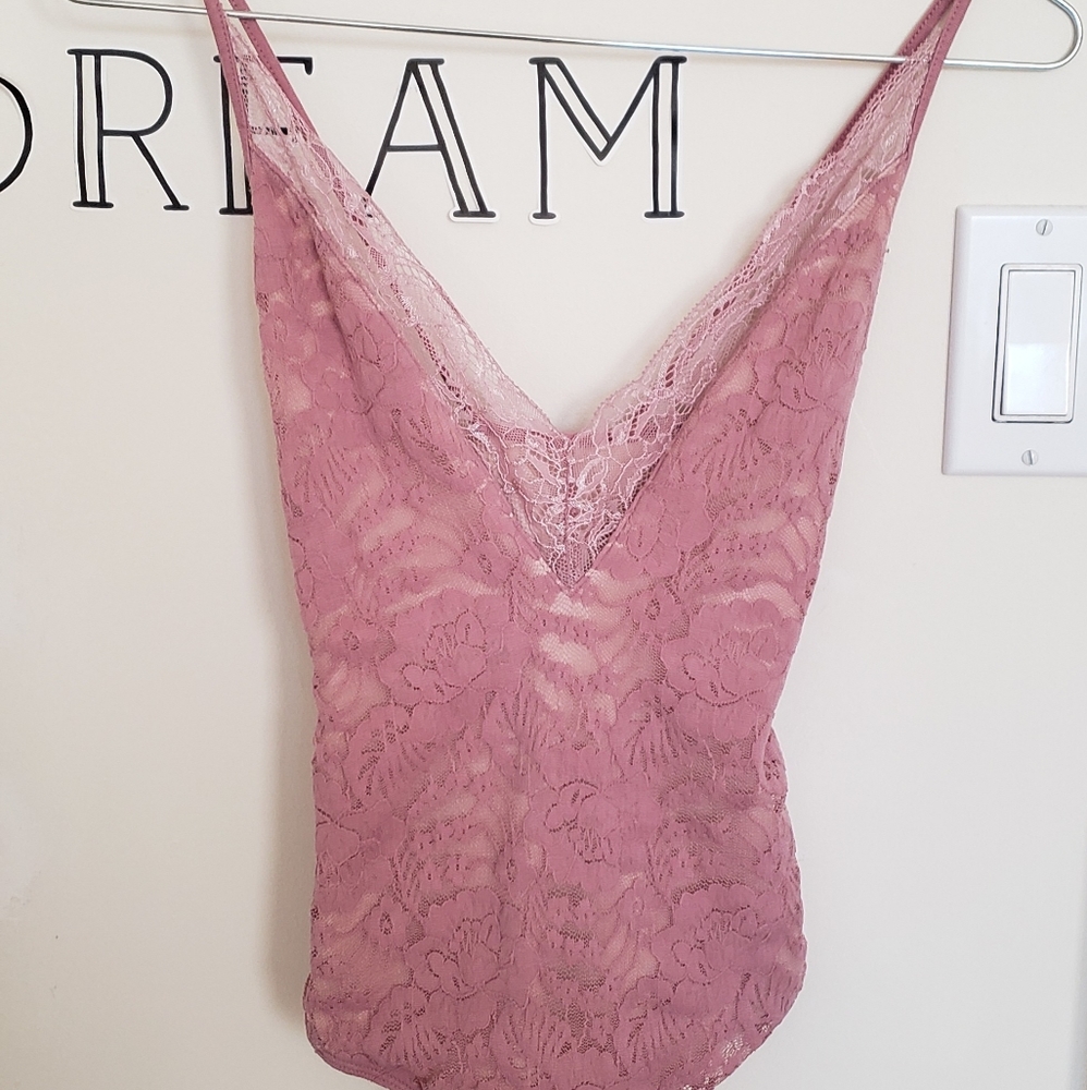 EXPRESS- LACE BODYSUIT